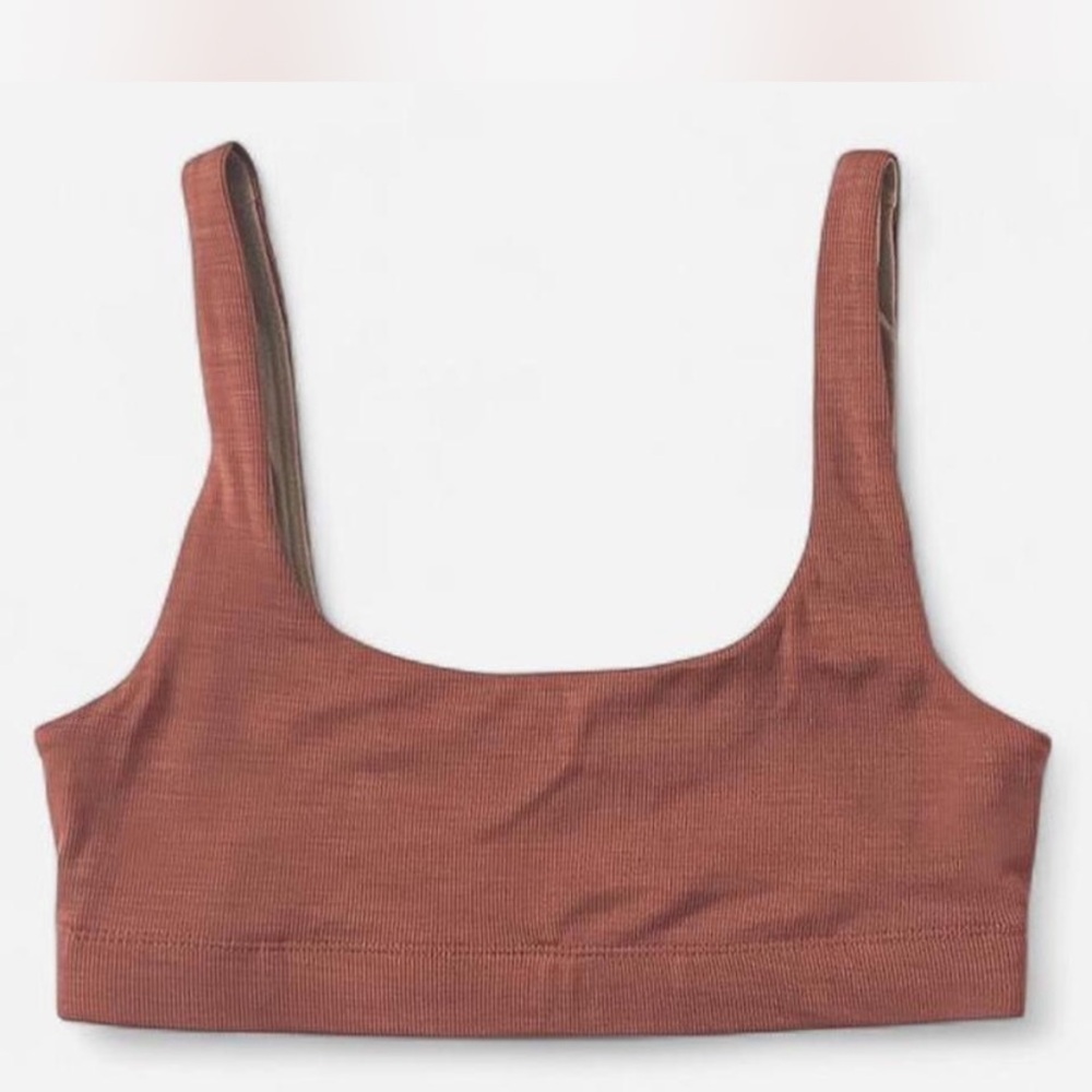 Vuori Ribbed Sports Bra VW1002 Rust Red Small Stretchy Minimalist Activewear